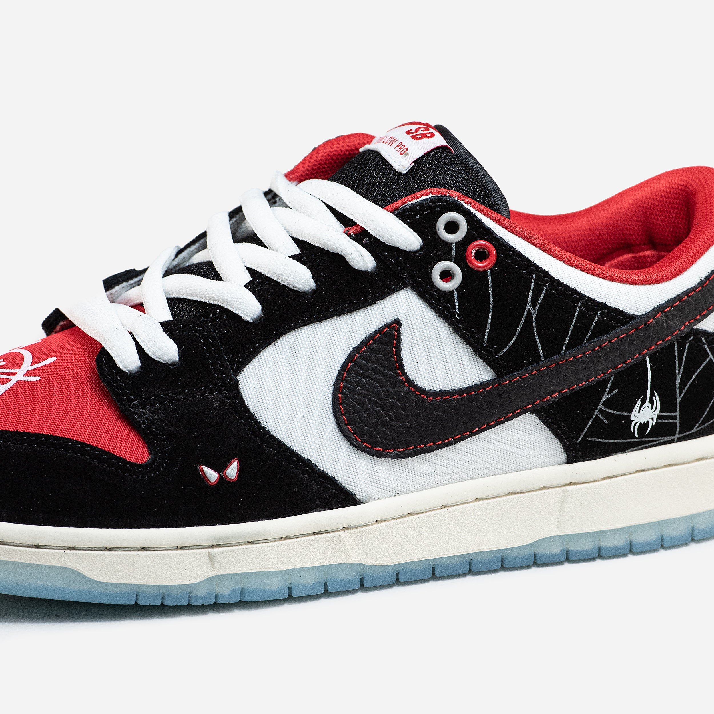 Nike SB Dunk Low Spider-Man